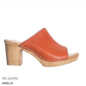 Ten Points Amelia clog size 39 (fits like 8/38)
